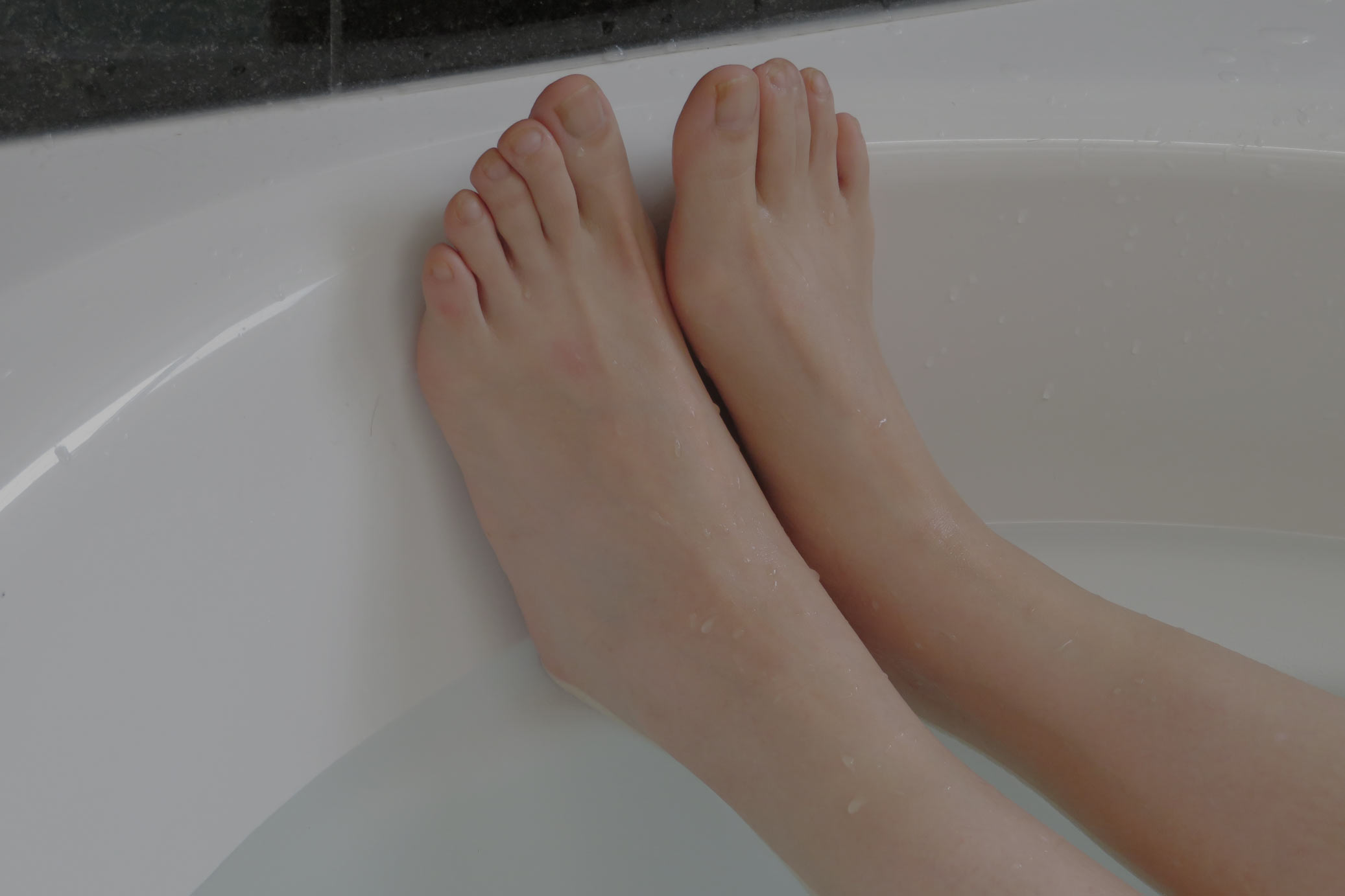 舒緩孕期痔瘡方法1：每天溫水坐浴